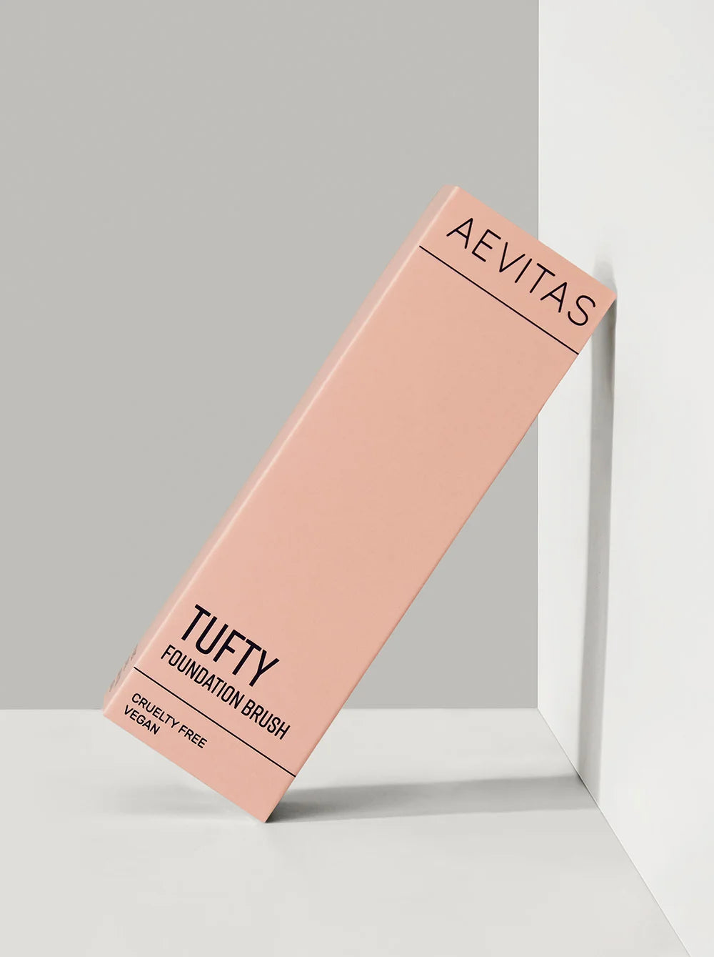 AEVITAS ACTIVE Tufty Foundation Brush